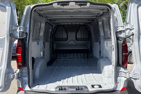 PE26ZDU Volkswagen Transporter 2.0 TDI 110 Commerce Van Thumbnail #7