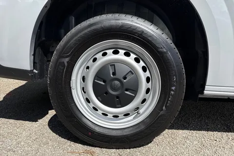 PE26ZDU Volkswagen Transporter 2.0 TDI 110 Commerce Van Thumbnail #11