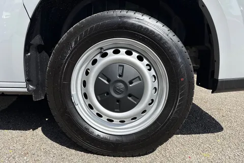 PE26ZDU Volkswagen Transporter 2.0 TDI 110 Commerce Van Thumbnail #12