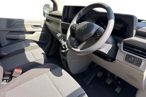 PE26ZDU Volkswagen Transporter 2.0 TDI 110 Commerce Van Thumbnail #14