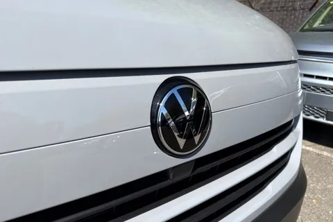 PE26ZDU Volkswagen Transporter 2.0 TDI 110 Commerce Van Thumbnail #27