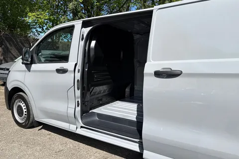 PE26ZDU Volkswagen Transporter 2.0 TDI 110 Commerce Van Thumbnail #34