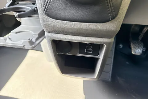 PE26ZDU Volkswagen Transporter 2.0 TDI 110 Commerce Van Thumbnail #46