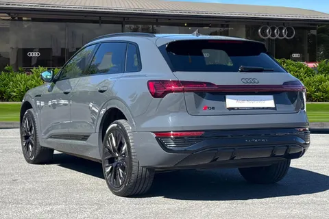 PG23LTO Audi Q8 300kW 55 Quattro 114kWh Black Edition 5dr Auto Thumbnail #2