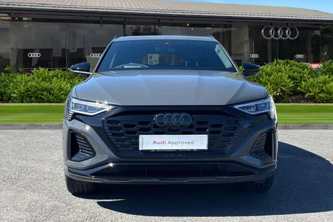 PG23LTO Audi Q8 300kW 55 Quattro 114kWh Black Edition 5dr Auto Thumbnail #5