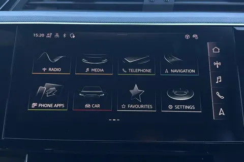 PG23LTO Audi Q8 300kW 55 Quattro 114kWh Black Edition 5dr Auto Thumbnail #11