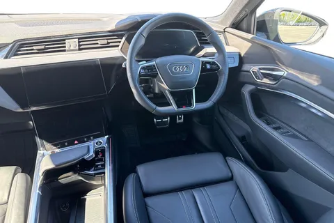 PG23LTO Audi Q8 300kW 55 Quattro 114kWh Black Edition 5dr Auto Thumbnail #12