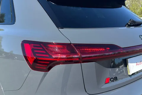 PG23LTO Audi Q8 300kW 55 Quattro 114kWh Black Edition 5dr Auto Thumbnail #15