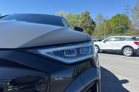 PG23LTO Audi Q8 300kW 55 Quattro 114kWh Black Edition 5dr Auto Thumbnail #24