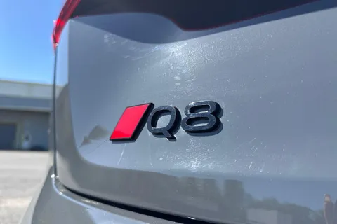 PG23LTO Audi Q8 300kW 55 Quattro 114kWh Black Edition 5dr Auto Thumbnail #35