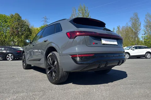 PG23LTO Audi Q8 300kW 55 Quattro 114kWh Black Edition 5dr Auto Thumbnail #37