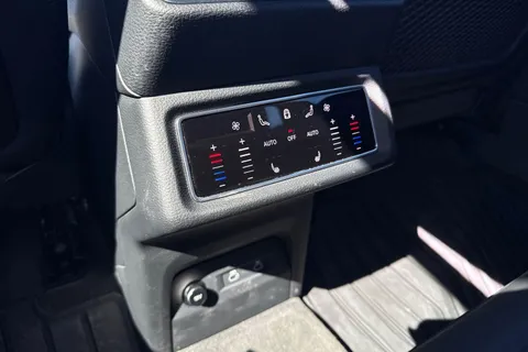 PG23LTO Audi Q8 300kW 55 Quattro 114kWh Black Edition 5dr Auto Thumbnail #41