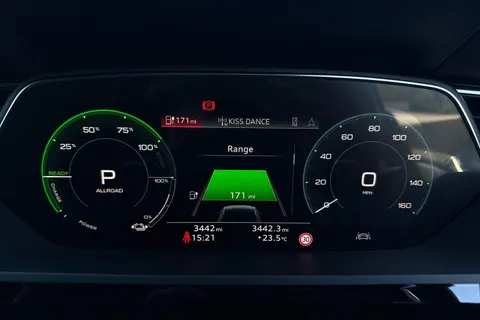PG23LTO Audi Q8 300kW 55 Quattro 114kWh Black Edition 5dr Auto Thumbnail #51