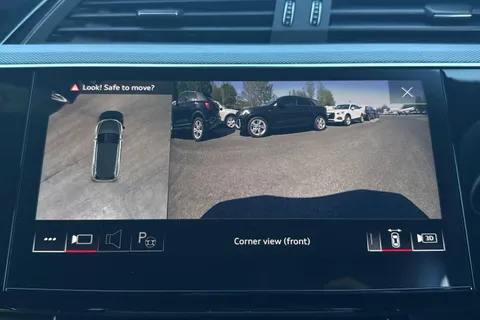 PG23LTO Audi Q8 300kW 55 Quattro 114kWh Black Edition 5dr Auto Thumbnail #55