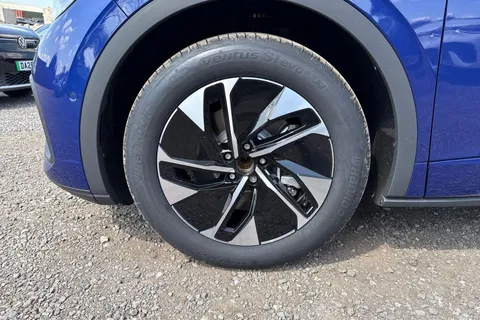  Volkswagen ID.4 Pro 77kWh Match Auto 4Motion 5dr Thumbnail #6