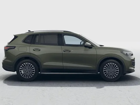  Volkswagen Tiguan 1.5 TSI eHybrid 19.7kWh Match DSG Euro 6 (s/s) 5dr Thumbnail #2