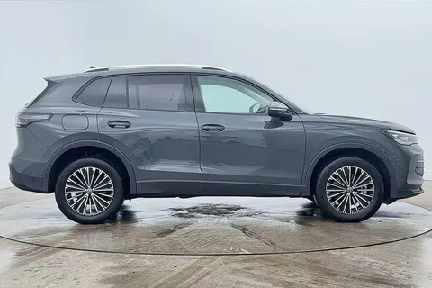 GL25FLJ Volkswagen Tiguan 1.5 TSI eHybrid Match 5dr DSG ⭐Rear camera, Easy Open & Close Electric tail Thumbnail #4