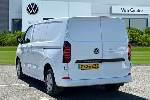 CX25KZZ Volkswagen E-Transporter T32 65kWh Commerce Plus Auto RWD SWB 5dr Thumbnail #3