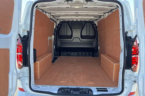 CX25KZZ Volkswagen E-Transporter T32 65kWh Commerce Plus Auto RWD SWB 5dr Thumbnail #7