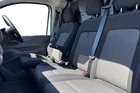 CX25KZZ Volkswagen E-Transporter T32 65kWh Commerce Plus Auto RWD SWB 5dr Thumbnail #16