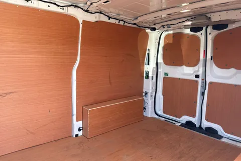 CX25KZZ Volkswagen E-Transporter T32 65kWh Commerce Plus Auto RWD SWB 5dr Thumbnail #19