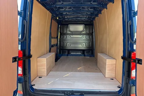 CX25LBE Volkswagen Crafter CR30 MWB Low Roof 140PS Panel Van Thumbnail #7