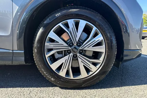 10 of 63 for Audi Q4 e-tron Q4 Sport 45 e-tron quattro 210,00 kW