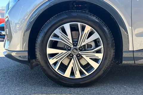 11 of 63 for Audi Q4 e-tron Q4 Sport 45 e-tron quattro 210,00 kW