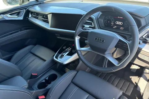 14 of 63 for Audi Q4 e-tron Q4 Sport 45 e-tron quattro 210,00 kW