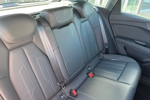 19 of 63 for Audi Q4 e-tron Q4 Sport 45 e-tron quattro 210,00 kW