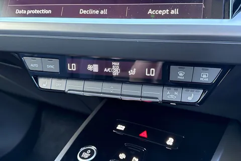 22 of 63 for Audi Q4 e-tron Q4 Sport 45 e-tron quattro 210,00 kW