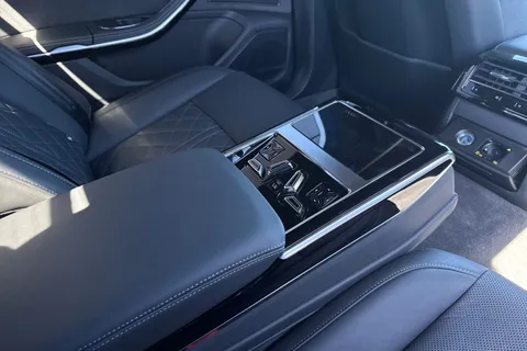 KY25DZV Audi A8 L  S line 60 TFSI e quattro 462 PS tiptronic Thumbnail #39