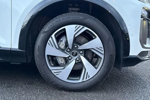 PX75YWB Audi Q6 E-Tron 100kWh Performance S line Auto 5dr Thumbnail #8