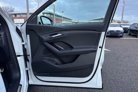PX75YWB Audi Q6 E-Tron 100kWh Performance S line Auto 5dr Thumbnail #34