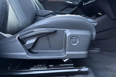 PX75YWB Audi Q6 E-Tron 100kWh Performance S line Auto 5dr Thumbnail #36