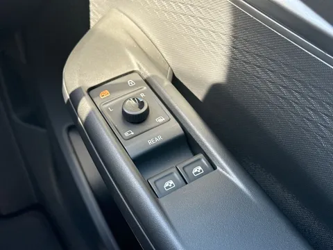 MH75BCO CUPRA Born 240kW e-Boost VZ 79kWh 5dr Auto **Vat Qualifying** Thumbnail #18