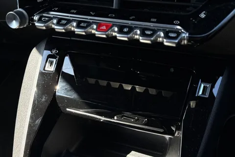 MF23BFP PEUGEOT 2008 1.2 PureTech GT EAT Euro 6 (s/s) 5dr Thumbnail #34