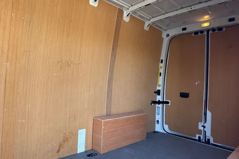 ML74COH Volkswagen Crafter 2.0 TDI 140PS Commerce Plus High Roof Van Thumbnail #15