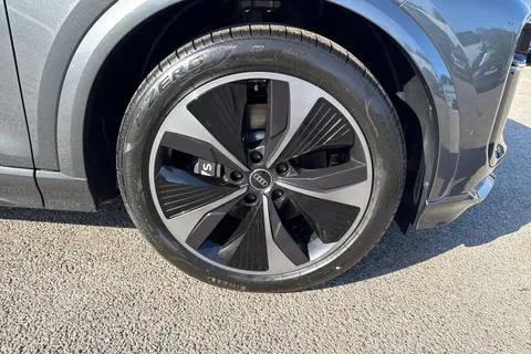  Audi Sq6 E-Tron 100kWh S Black Edition Auto quattro 5dr Thumbnail #12
