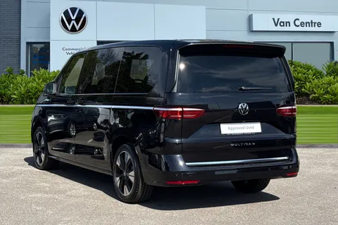 DE26GTF Volkswagen Multivan Style  LWB 150PS 2.0 TDI 7 Speed DSG - 7-Seat Conference Package Thumbnail #3