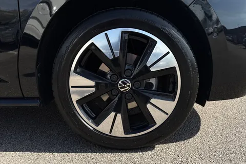 DE26GTF Volkswagen Multivan Style  LWB 150PS 2.0 TDI 7 Speed DSG - 7-Seat Conference Package Thumbnail #10