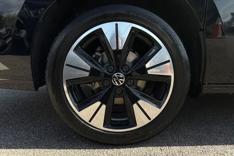 DE26GTF Volkswagen Multivan Style  LWB 150PS 2.0 TDI 7 Speed DSG - 7-Seat Conference Package Thumbnail #11