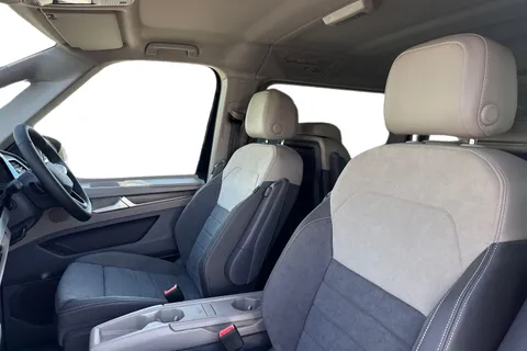DE26GTF Volkswagen Multivan Style  LWB 150PS 2.0 TDI 7 Speed DSG - 7-Seat Conference Package Thumbnail #16