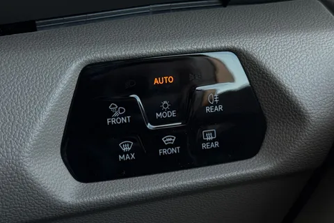 DE26GTF Volkswagen Multivan Style  LWB 150PS 2.0 TDI 7 Speed DSG - 7-Seat Conference Package Thumbnail #46