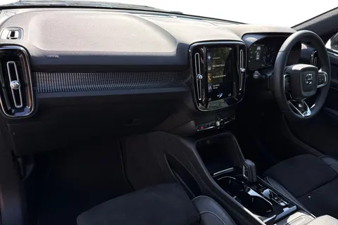 SM71LGY Volvo Xc40 1.5 T3 R-Design Auto Euro 6 (s/s) 5dr Thumbnail #16