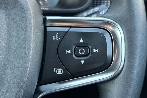 SM71LGY Volvo Xc40 1.5 T3 R-Design Auto Euro 6 (s/s) 5dr Thumbnail #40