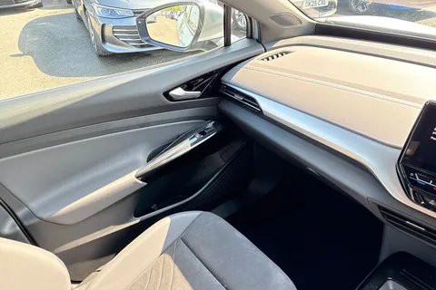 DA25BVC Volkswagen ID.4 109kW Life Pure 52kWh 5dr Auto [110kW Ch] Thumbnail #20