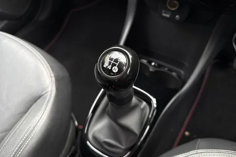 DE67BBO PEUGEOT 108 1.2 PureTech GT Line Euro 6 5dr Thumbnail #23