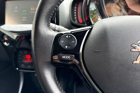 DE67BBO PEUGEOT 108 1.2 PureTech GT Line Euro 6 5dr Thumbnail #39