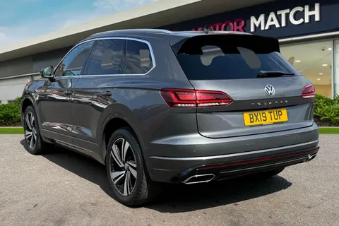 2 of 62 for Volkswagen Touareg 3.0 TDI V6 R-Line Tech Tiptronic 4Motion Euro 6 (s/s) 5dr